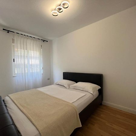 Apartamento Lana Studio Tirana Exterior foto