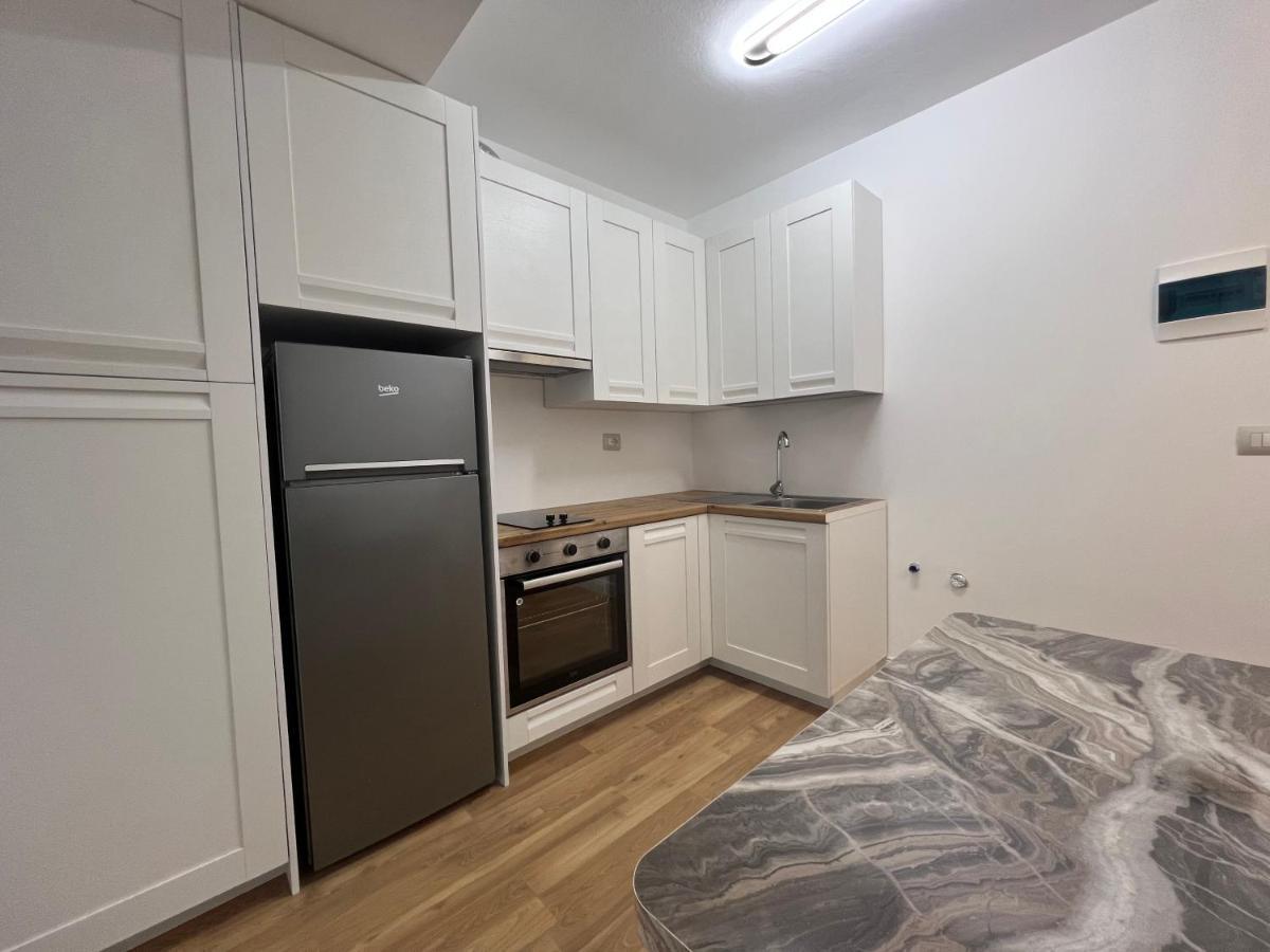 Apartamento Lana Studio Tirana Exterior foto